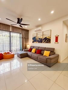 Gated Guarded, Well Furnished House with Condo facilities @Cahaya Spk