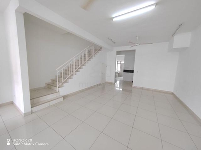 Newly refurbished Setia Indah 13 Double Storey for Rent