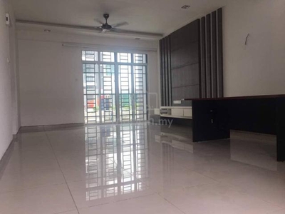 P Residen Apartment Permas Jaya masai 10min to CIQ / Good condition