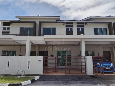 Rumah Teres Dua Tingkat (No.31) di Kuala Kurau