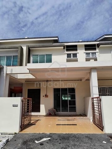 Rumah Teres Dua Tingkat (No.6) di Kuala Kurau