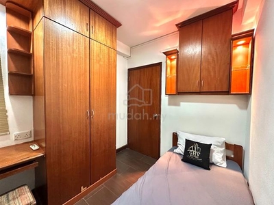 Small Room + Private Bathroom For Rent In Bistari Condominium PWTC KL