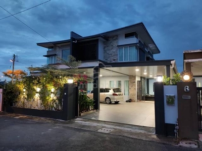 Stampin Baru Semi Detached House For Sale