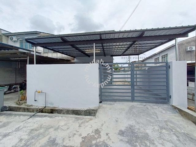 Taman Sri Lalang Double Storey Low Cost Corner Lot Kitchen Extended