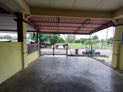 Teres Setingkat di Taman Kg Padang Jaya, Kuantan