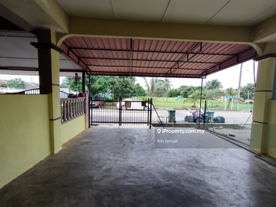 Teres Setingkat Kampung Padang Jaya, Kuantan (Facing Open)