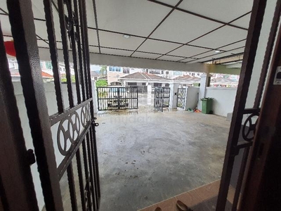 Terrace house Stutong for rent