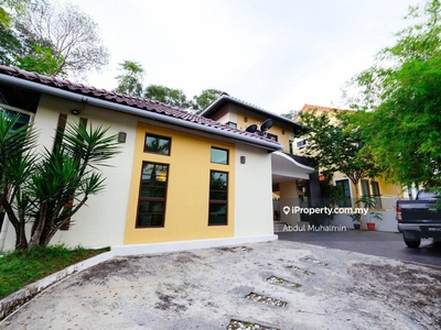 Well Maintained Bungalow, Elite Residency, Prime & Matured Location.