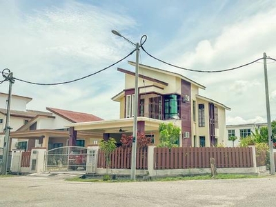 40R GATED GUARDED DOUBLE STORY BUNGALOW / SEMI FURNISHED / Jasin