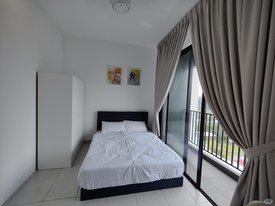 Female Medium Spacious Balcony Room,Walking Distance To MRT,Viewing Available Anytime
