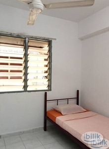 Middle Room at Permai Apartment, Damansara Damai