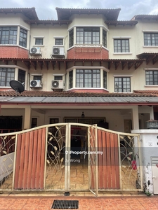 3 Storey Terracem, Gated Guarded, Nearby Centrepoint Bandar Utama