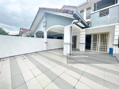 Cantik & Well Keep Maintained. Interested? Let's Viewing This House!!