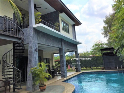 Exclusive Status Stay Surrounded by Lake, Come with Private Pool