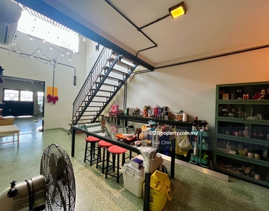 Renovated 1 Storey Terrace with Mezzanine Floor For Sale@Taman Taynton