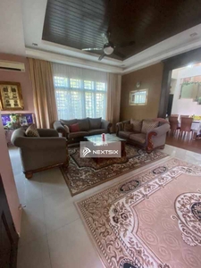 (Fully Furnished & Renovated)Double Storey Terrace House Resort Homes Seremban