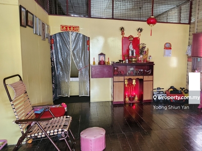 1.5sty Bungalow, near to commercial area and wet market