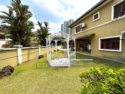 2 storey End lot with Extra Side land