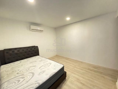 5 mins to CIQ/Room For rent/Full Furnished/Walking Distance to Shop