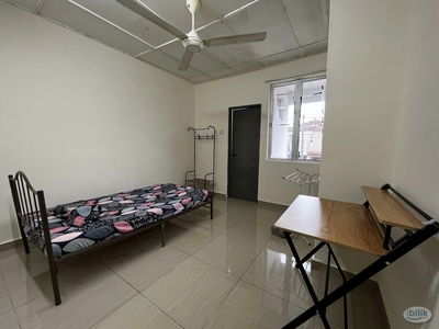 Bilik Lelaki Master Bedroom dgn Tandas Sendiri, Senawang dekat Giant