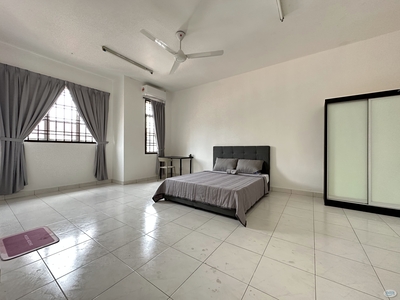 ❣️Bukit Indah Super Big Master Room with Private Bathroom for Rent