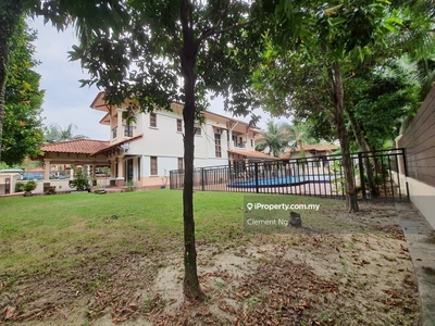 Bungalow Mutiara homes (7r5b, swimming pool, MRT)