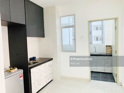 Corner 4 bedrooms Fully Airconds, Best for Students! - Cover All Units