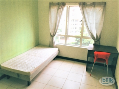 [Female Only] Fully Furnished Master Room For Rent at Cova Villa Kota Damansara Petaling Jaya