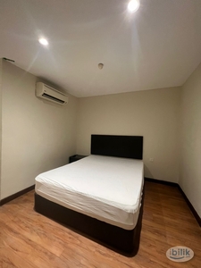 Free Deposit ❗ Master Room attach Private Toilet Available near Seksyen 7