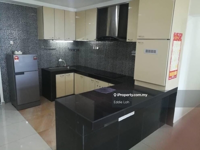 Fully Furnished in Endah Regal condo