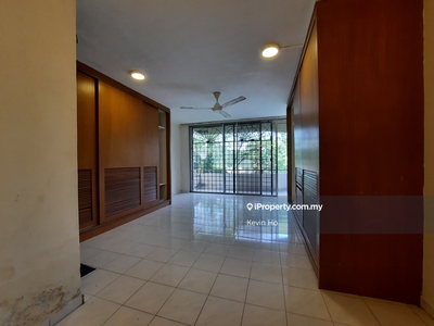 Landed house like apartment with greenery view! Low downpayment