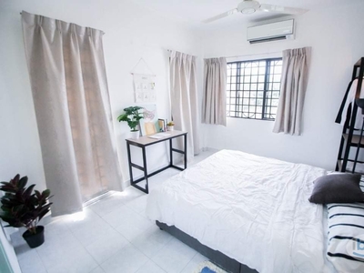 Master bedroom at uptown Damansara available