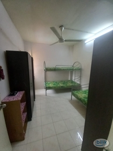 Master Room at Sri Melewar Apartment, Shah Alam