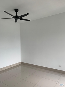 Master room for rent at with private bathroom Razak City Residence Sungai Besi