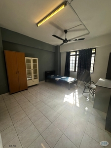 Bukit Jalil Single Room Available for Rent at Vista Komanwel A