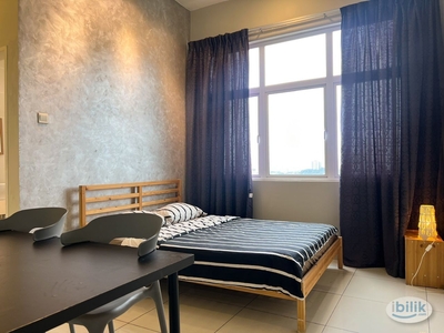 Master room with private bathroom for rent in Skypod Puchong near IOI Mall