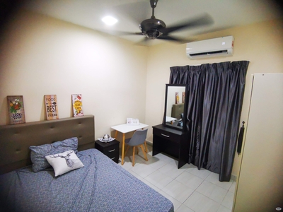 Middle Room at Koi Kinrara, Bandar Puchong Jaya ( Fully Furnish)