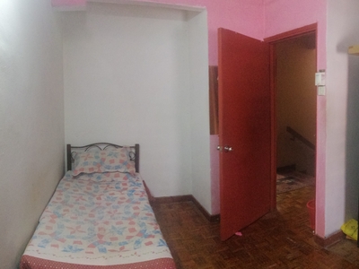 Middle Room at SS18, Subang Jaya