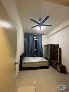 Middle room for rental for girls