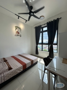 (Mix Unit) MRT Linked Bridge - Aircond Middle Queen Room at B11 Parkland Residence, Cheras