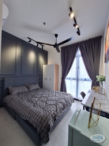 Neu Suites - Master Bedroom For Rent