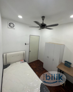 Newly Renovated Cozy AIRCOND PRIVATE Room at Bandar Sungai Long, Kajang/ UTAR