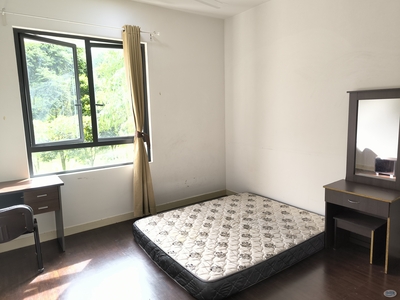 Private Middle Room at Windows On The Park, driving distance to Cheras Traders Square, Cheras