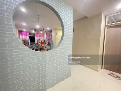 Renovated 3 Bed 2 Bath/ Kipark Apartment/ Tampoi Indah Full Loan
