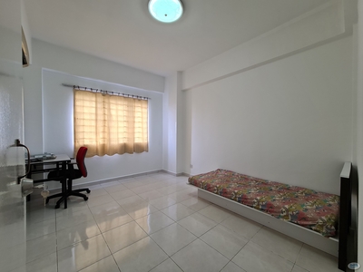Single Room at Greenpark, Taman Yarl