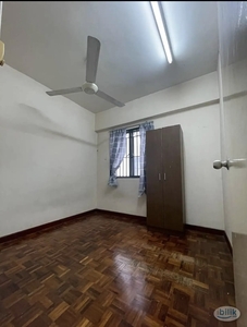 Single Room Non Sharing Arena Green Apartment near LRT BUKIT JALIL 10mins walking distance