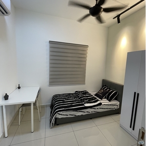 Small Room @ Paraiso Residence