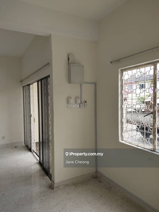 SS 2 Chow Yang renovated 2s house walk distance to shops & LRT station