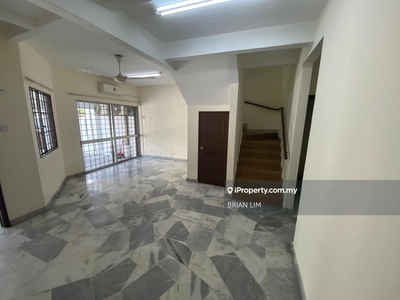 Usj 12 double storey house for rent