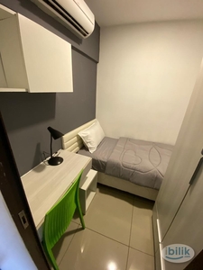 8 mins walk to Taylor's Lakeside Free Wifi Fully furnished Single Room at D'Latour, Bandar Sunway